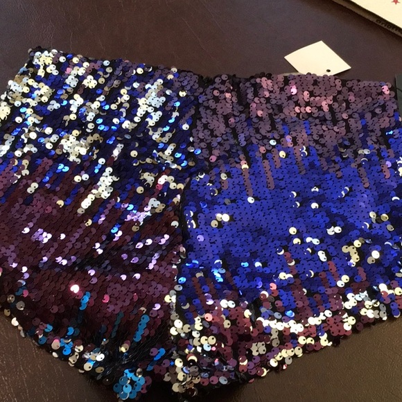 🔥Sequin High Waisted Hotpants🔥 - Picture 5 of 5
